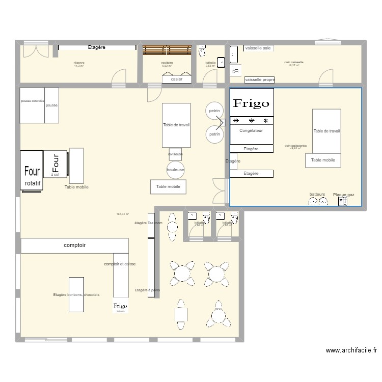 tea room. Plan de 8 pièces et 255 m2