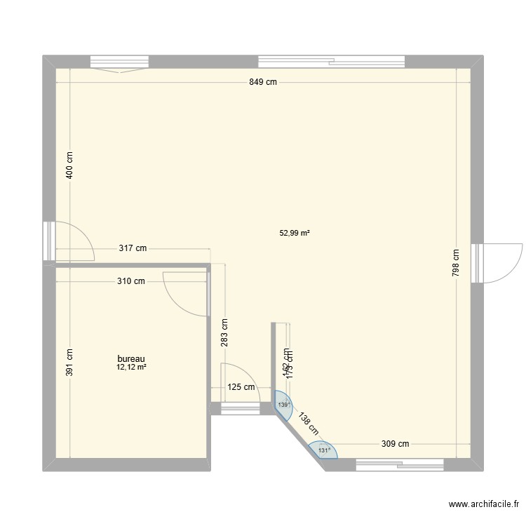 cuisine. Plan de 2 pièces et 65 m2