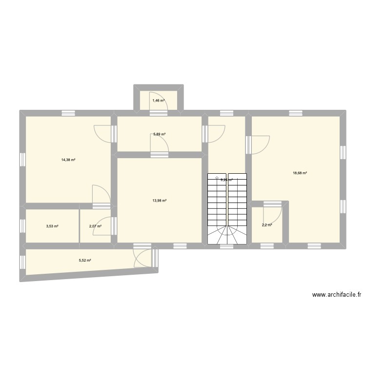 House C&M1. Plan de 10 pièces et 77 m2