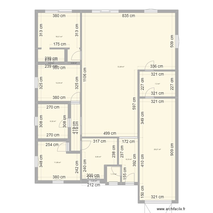 Maison beine. Plan de 14 pièces et 179 m2