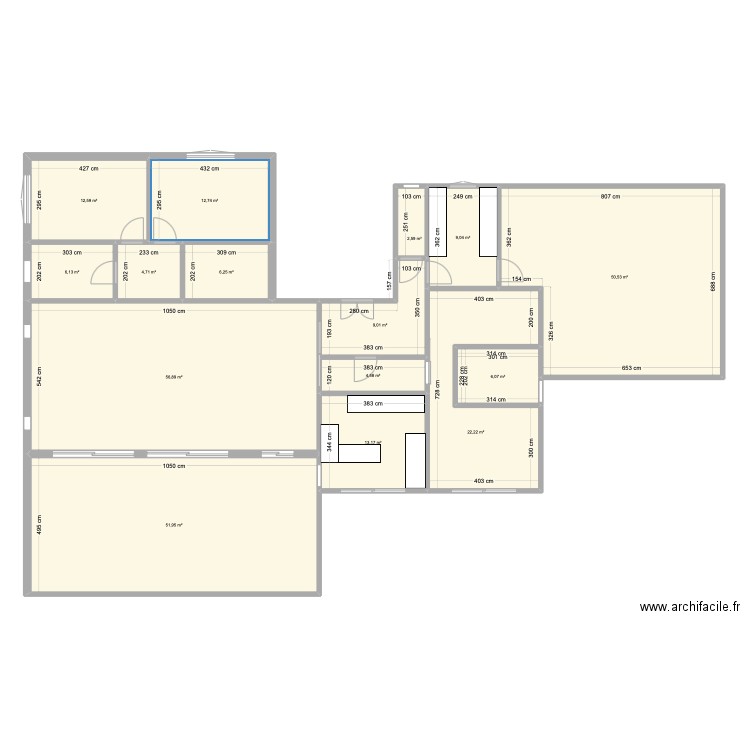 166,41. Plan de 15 pièces et 268 m2