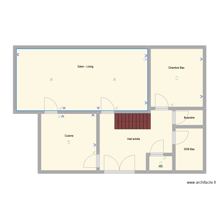 Rez de chaussée. Plan de 7 pièces et 94 m2