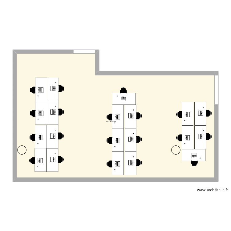 Bureau vide. Plan de 1 pièce et 103 m2