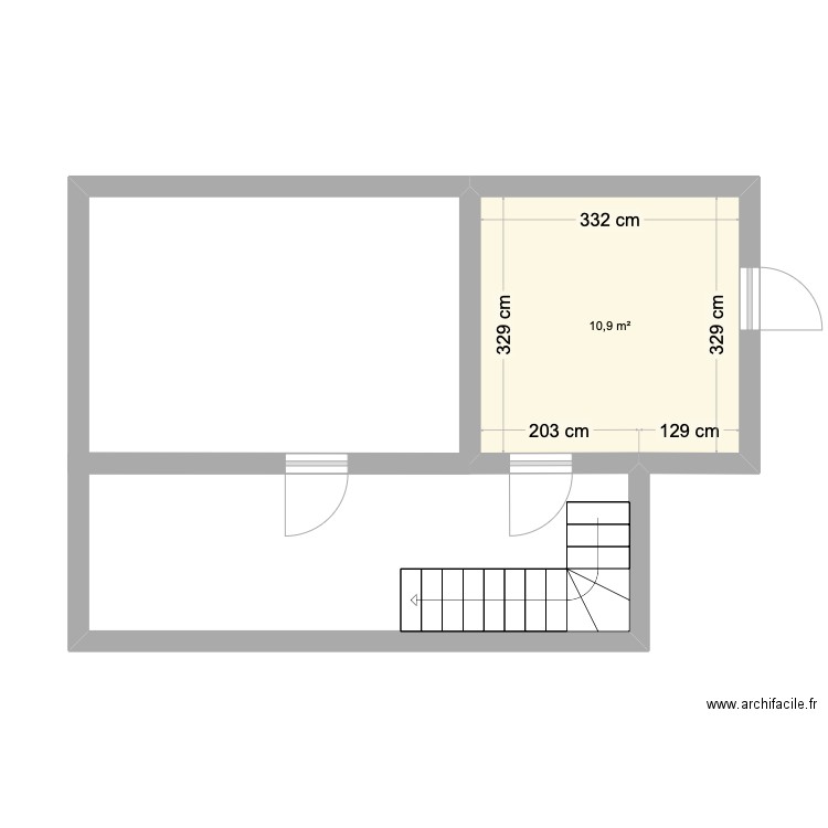 RDC TFE. Plan de 1 pièce et 11 m2