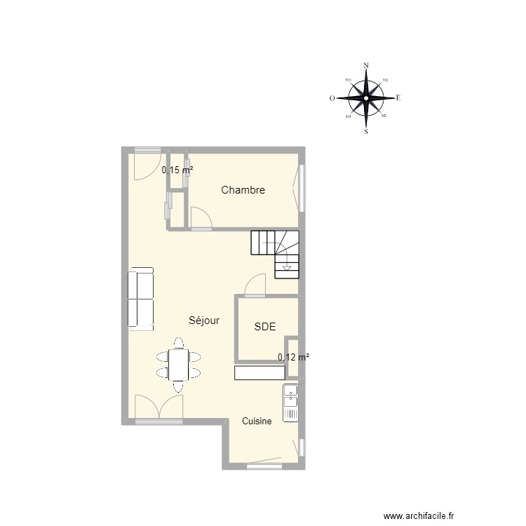 RDC. Plan de 5 pièces et 13 m2