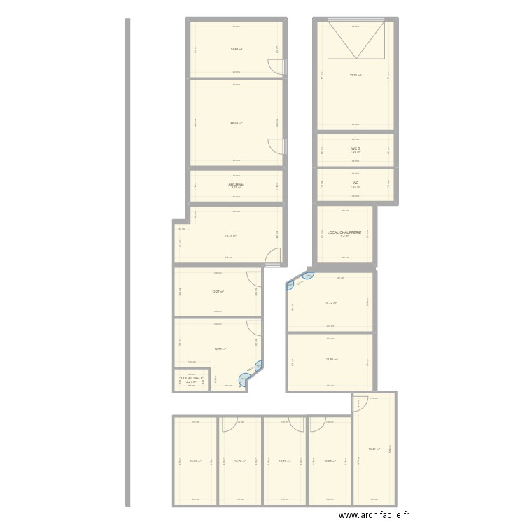 BATIEMENT . Plan de 18 pièces et 224 m2