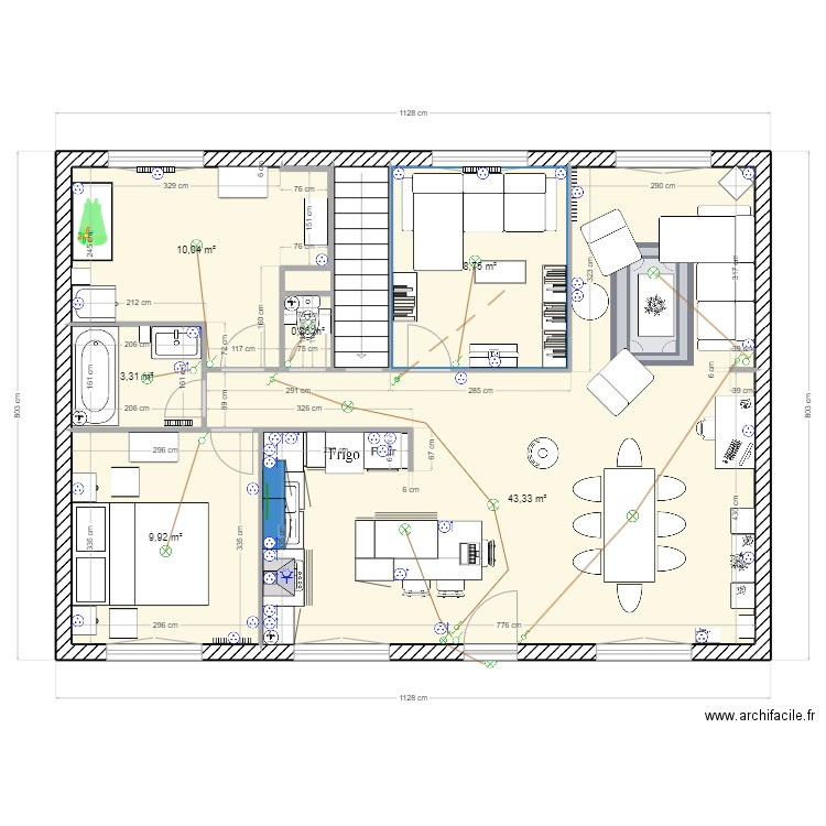 Dingé projet. Plan de 8 pièces et 79 m2