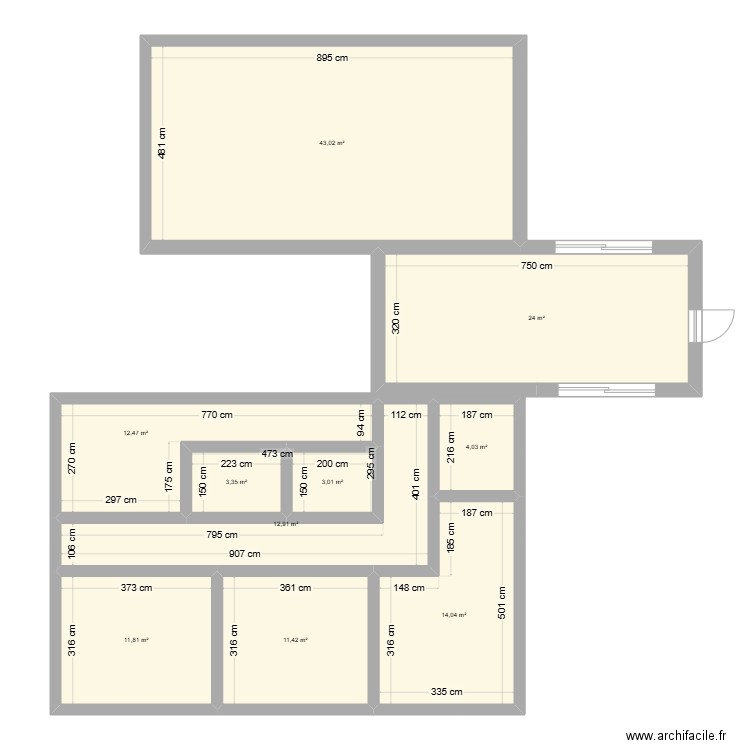 Adèle Chifflet. Plan de 10 pièces et 140 m2