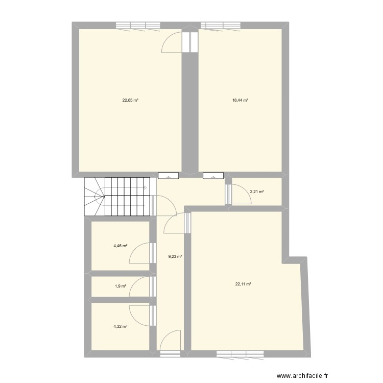 Passenans 1er étage. Plan de 8 pièces et 85 m2