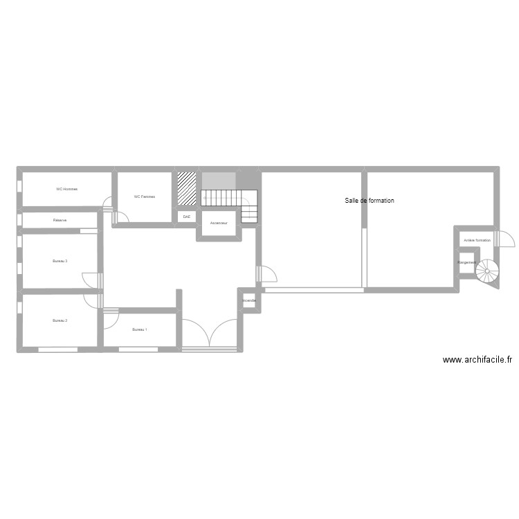 RDC Locaux CP Bergerac. Plan de 15 pièces et 120 m2