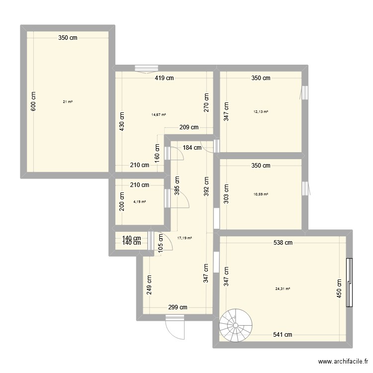 plan. Plan de 8 pièces et 105 m2