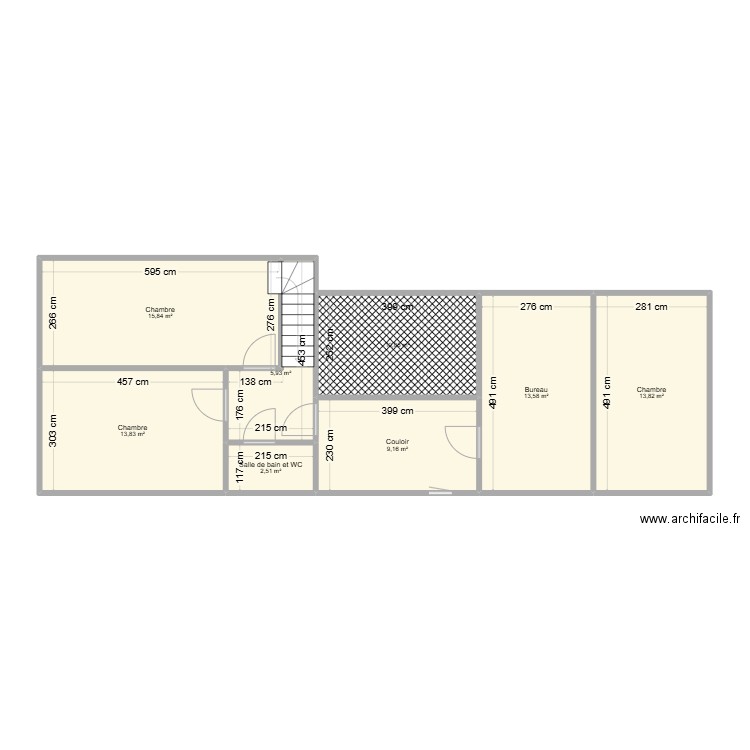 Domicile. Plan de 8 pièces et 85 m2