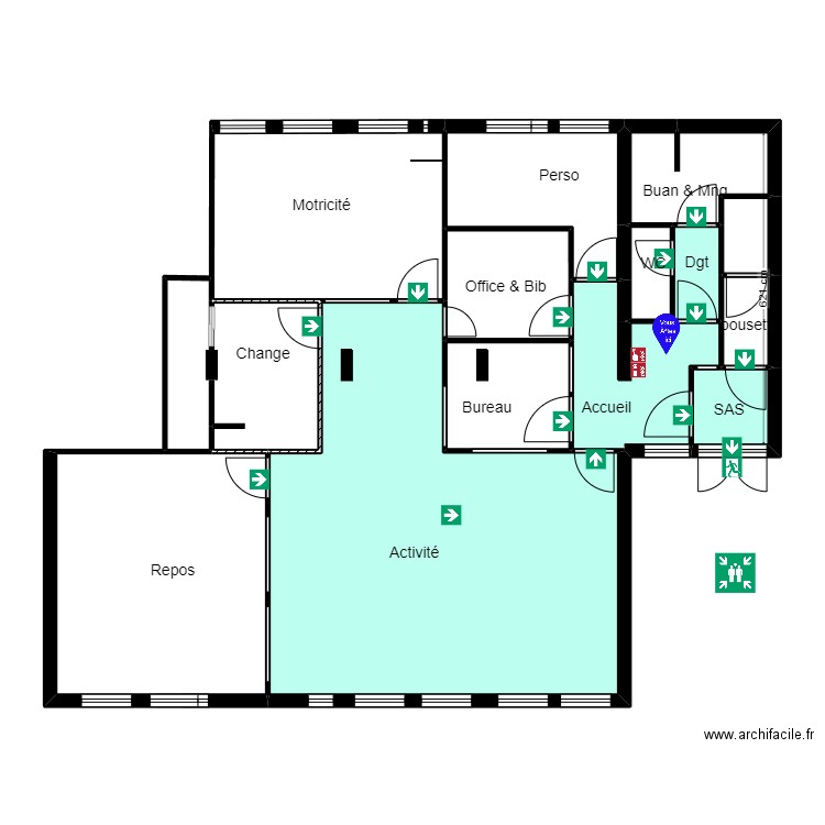 B92C16F2 evac. Plan de 15 pièces et 122 m2