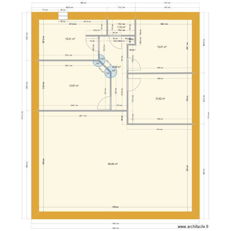 etage. Plan de 7 pièces et 117 m2