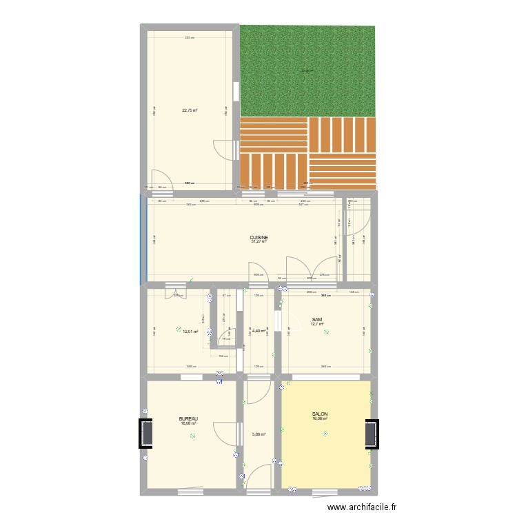 REB. Plan de 8 pièces et 121 m2