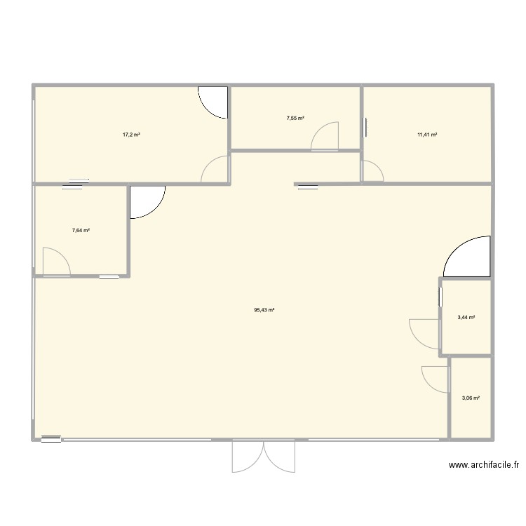 Local avant travaux. Plan de 7 pièces et 146 m2