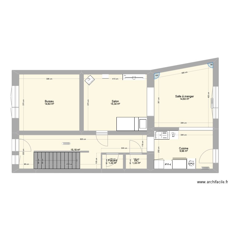 Maison. Plan de 7 pièces et 72 m2