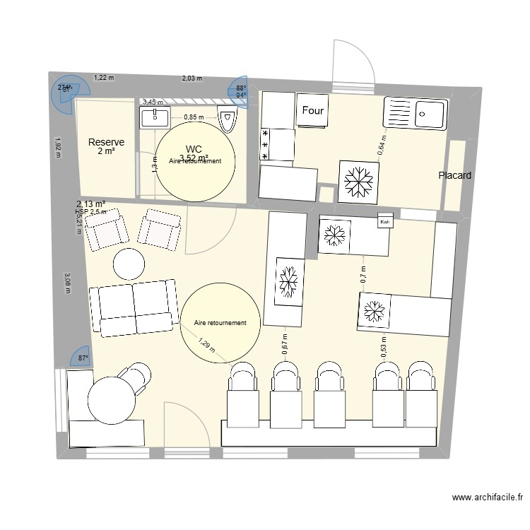 Authentique Café aménagé. Plan de 7 pièces et 9 m2