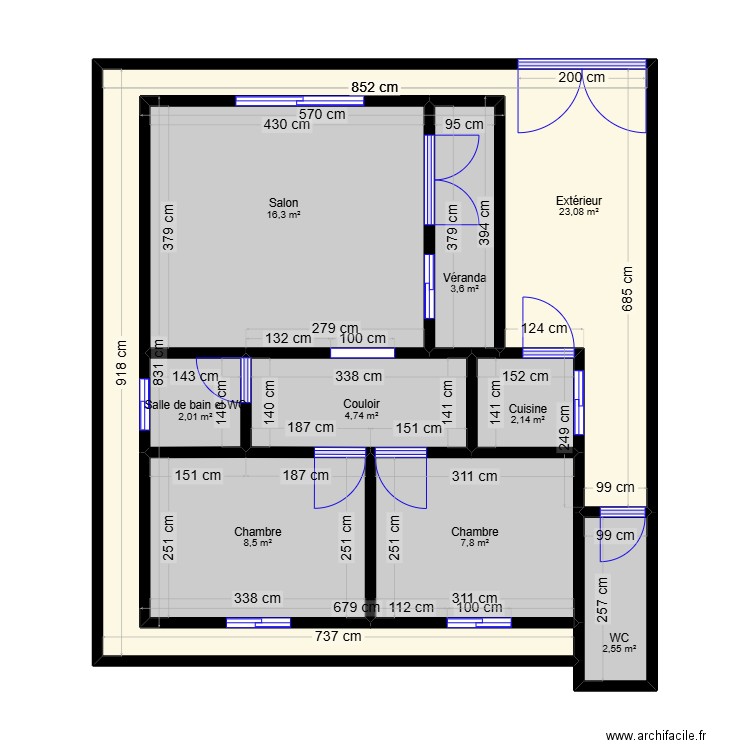 plan maison. Plan de 9 pièces et 71 m2