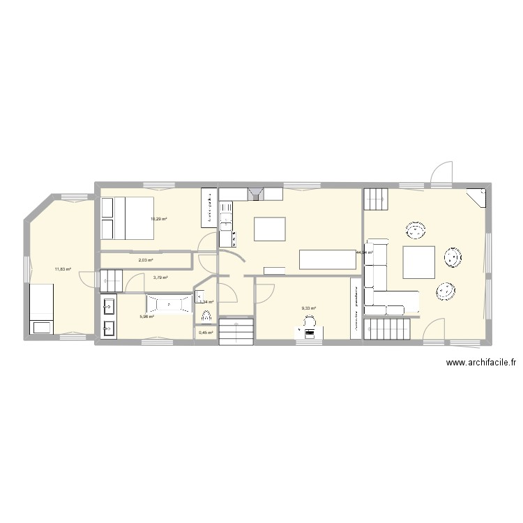 The House. Plan de 9 pièces et 90 m2