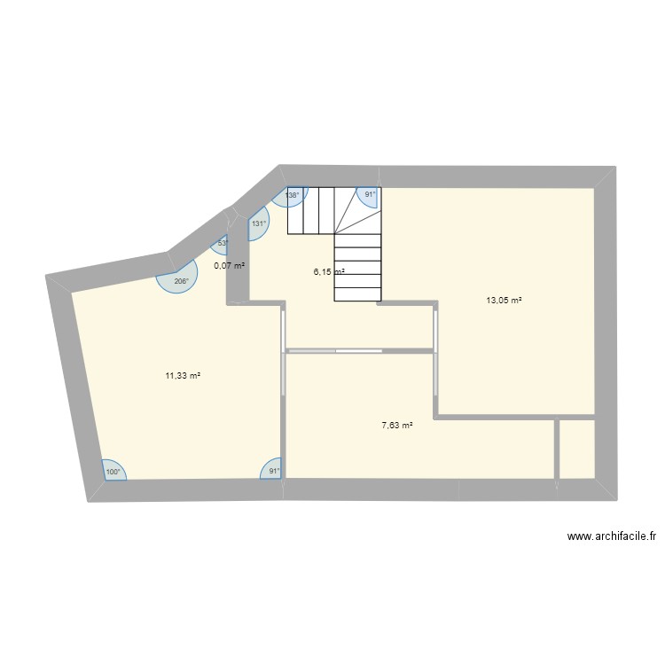 Maison riom étage . Plan de 5 pièces et 38 m2