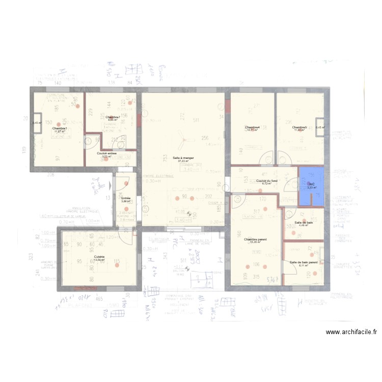 szmuk. Plan de 15 pièces et 137 m2