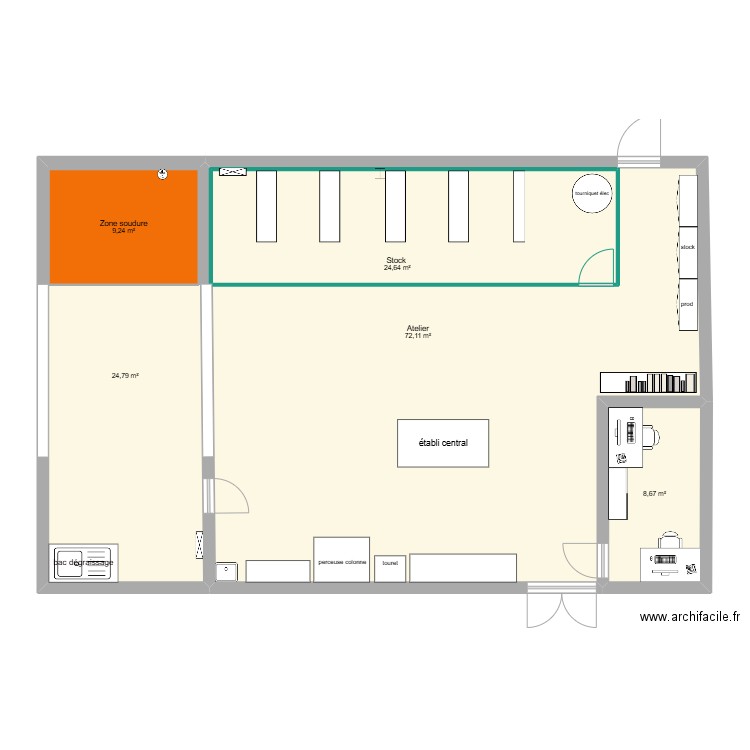 local maintenance 2.2. Plan de 5 pièces et 175 m2