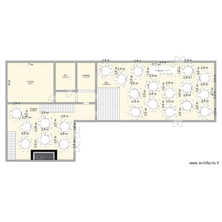 Relais de Neuville. Plan de 7 pièces et 321 m2