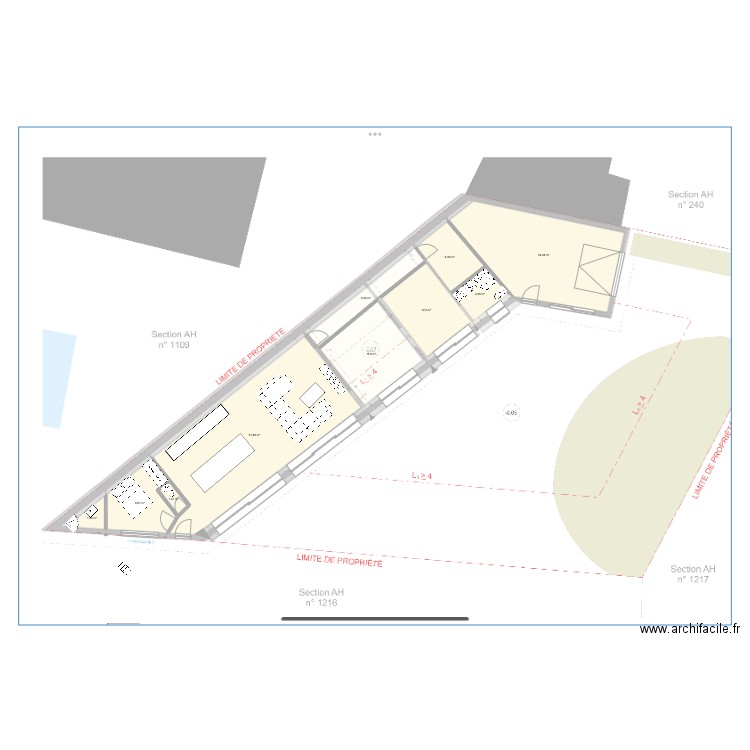 Existant . Plan de 10 pièces et 145 m2