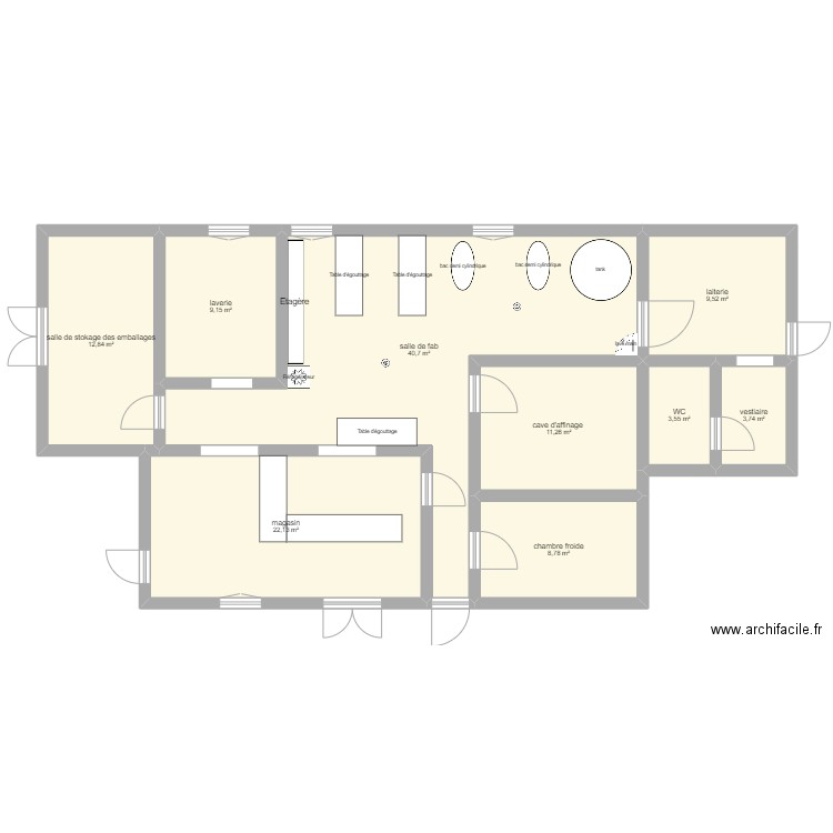 salle de fab. Plan de 9 pièces et 122 m2