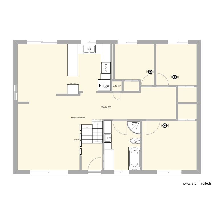 Rez-de-Chaussée. Plan de 2 pièces et 95 m2