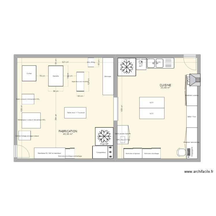 Labo R&D. Plan de 2 pièces et 74 m2