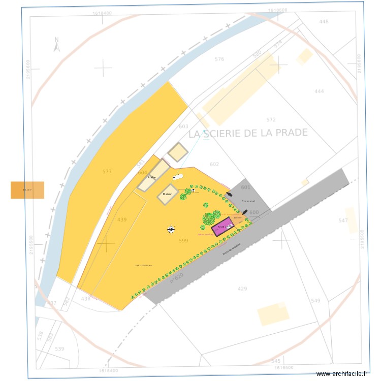 Plan de masse. Plan de 5 pièces et 317 m2