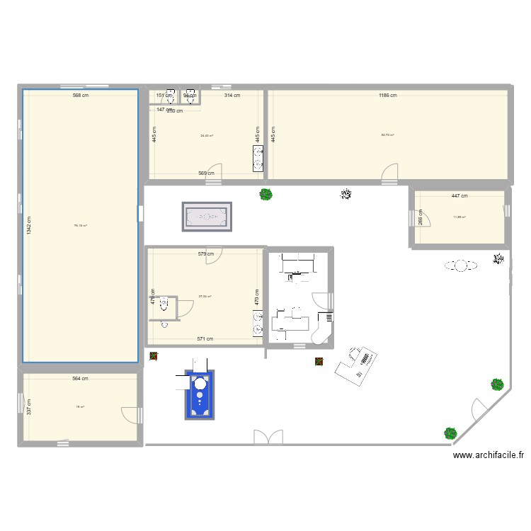 studio. Plan de 7 pièces et 212 m2