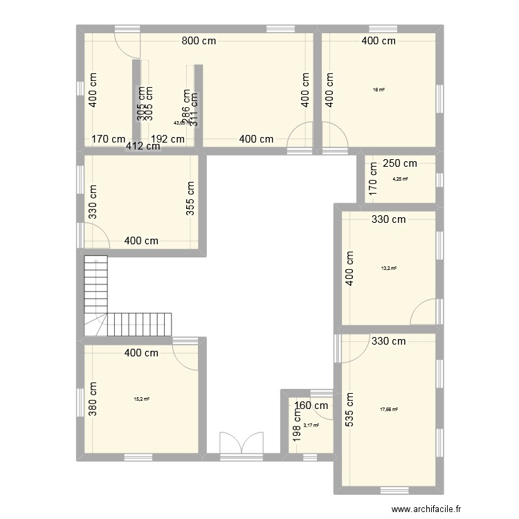 منزل. Plan de 7 pièces et 113 m2