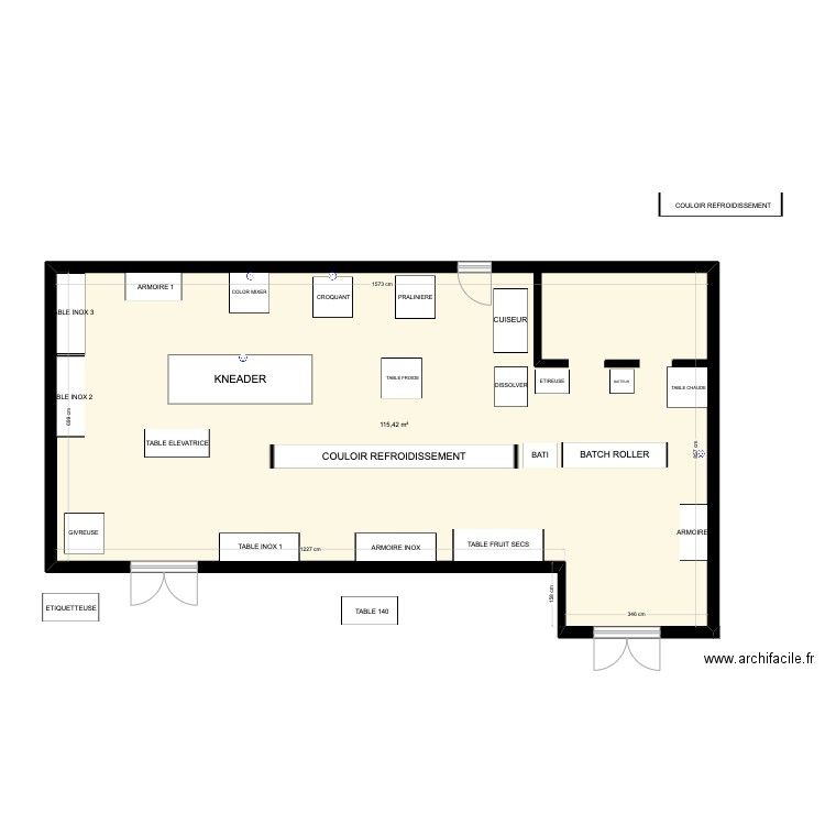 Atelier (murs abattus). Plan de 1 pièce et 115 m2