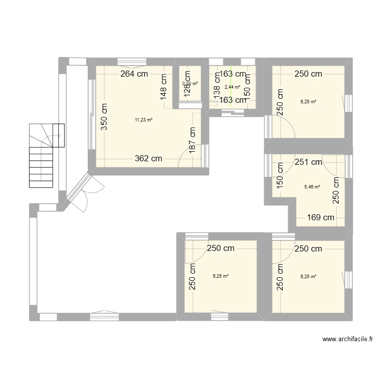 mmmm. Plan de 7 pièces et 39 m2