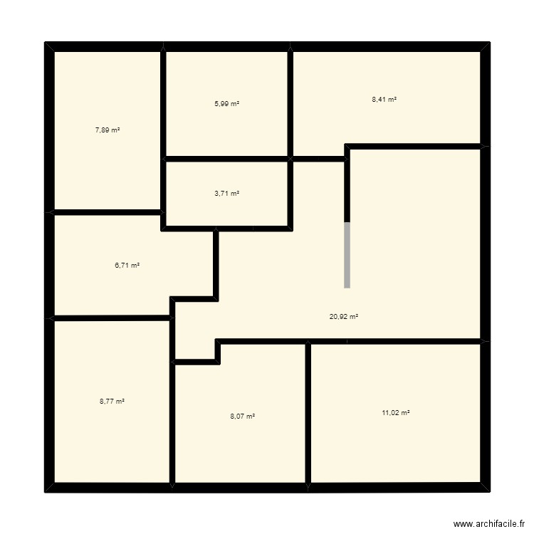 RDC MARTIL. Plan de 9 pièces et 81 m2