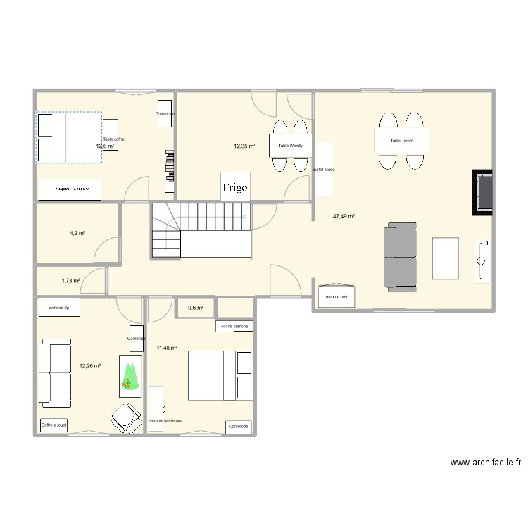 maison meublée. Plan de 8 pièces et 103 m2