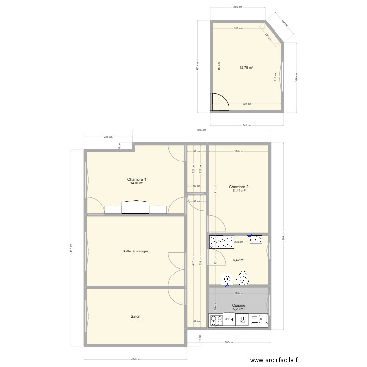 plan. Plan de 9 pièces et 85 m2