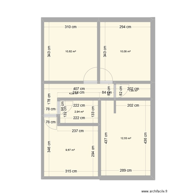 BASE. Plan de 7 pièces et 52 m2