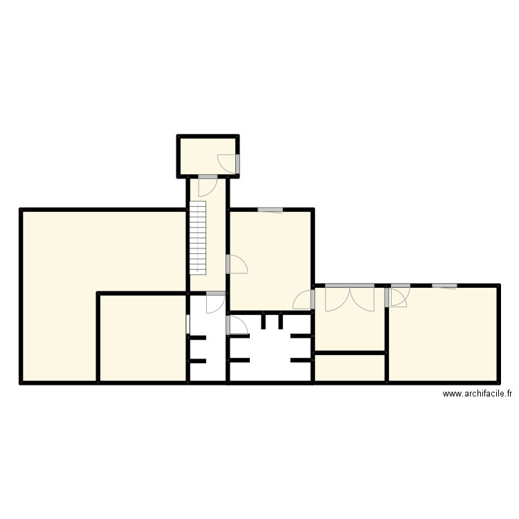 SOUS-SOL 119. Plan de 8 pièces et 139 m2