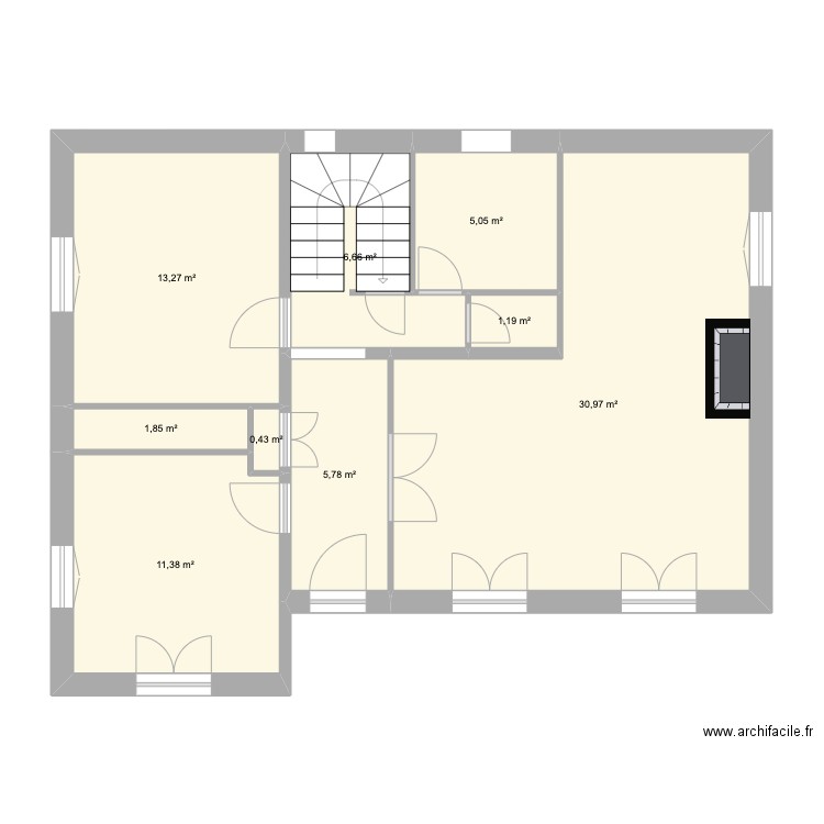 monterblanc. Plan de 9 pièces et 77 m2