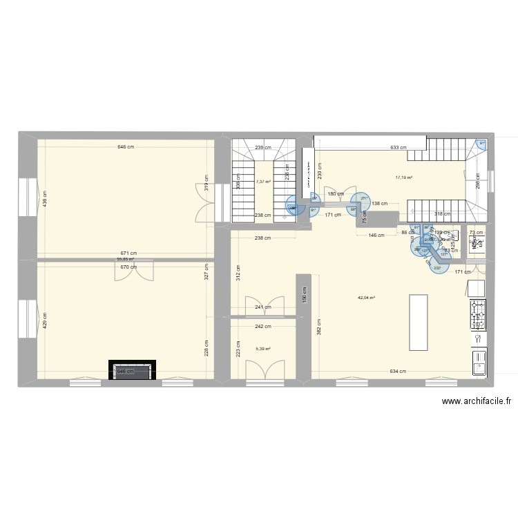 cuisine et hall avec modifie. Plan de 7 pièces et 130 m2