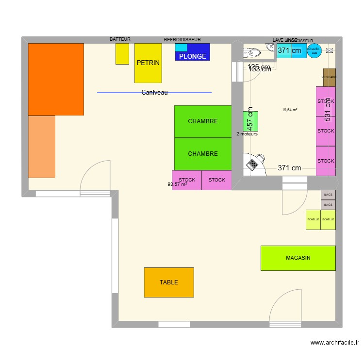 Four V2. Plan de 2 pièces et 113 m2