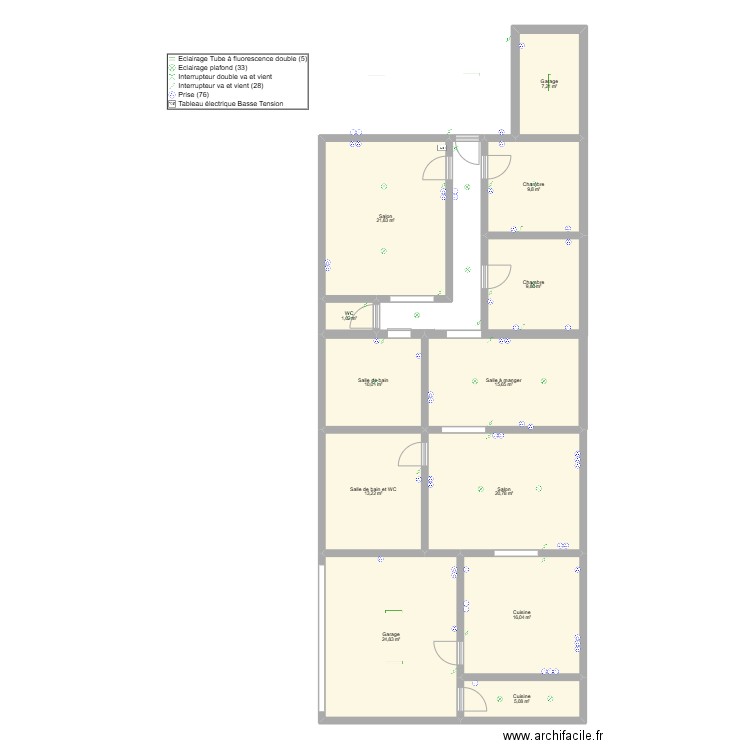 Maison parents. Plan de 19 pièces et 267 m2