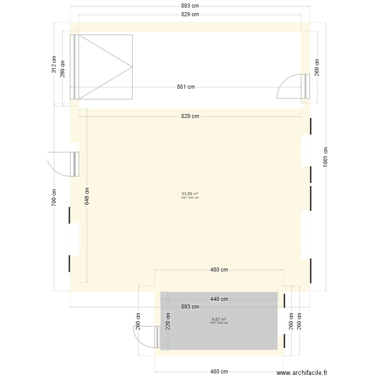 Rez de chaussée. Plan de 2 pièces et 63 m2