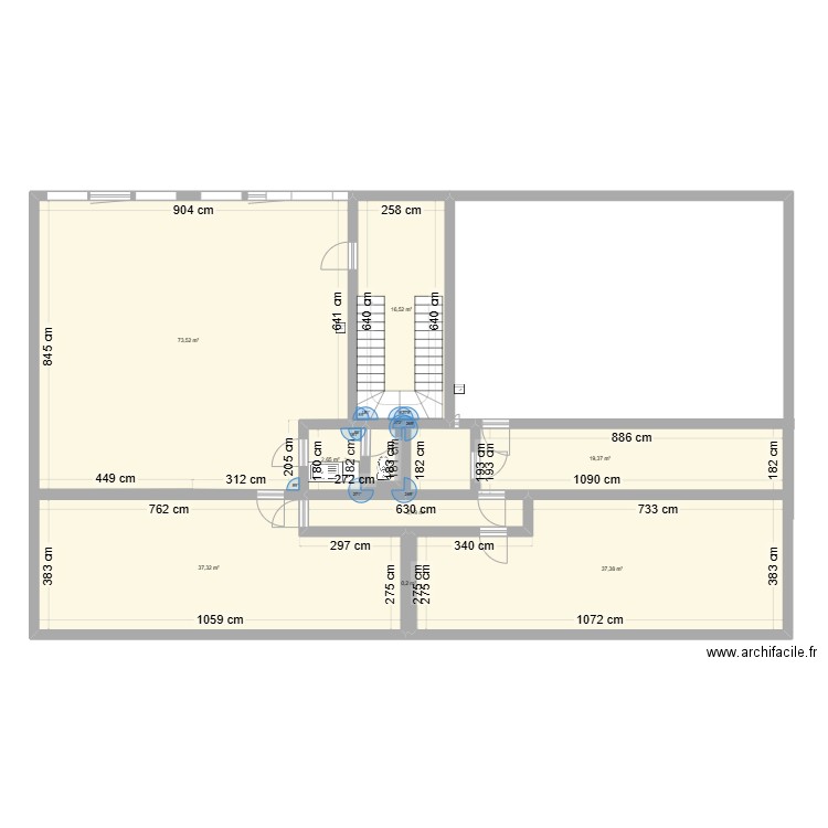 rdc. Plan de 9 pièces et 193 m2