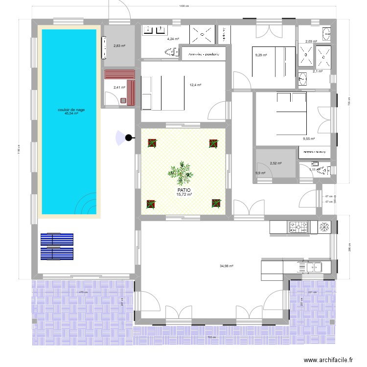 patio 4,5 à 4,5 sans toiture. Plan de 14 pièces et 155 m2