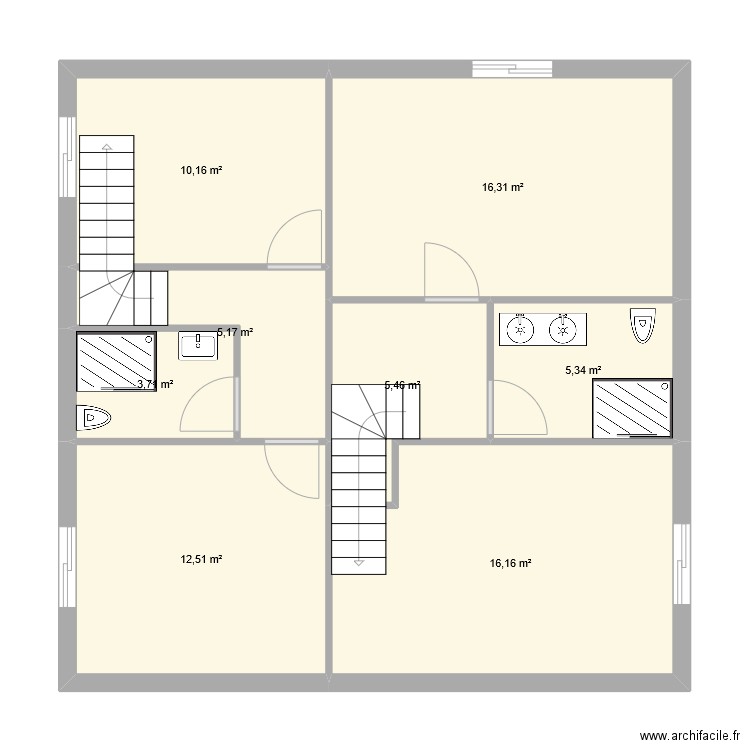 etage. Plan de 8 pièces et 75 m2